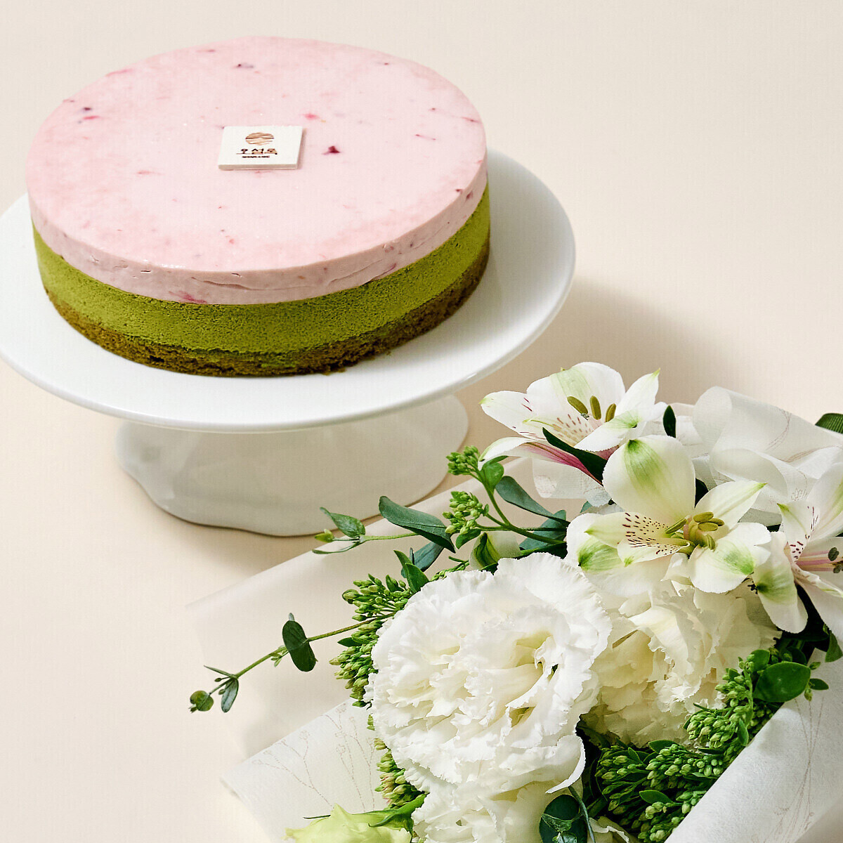 꽃집청년들,오설록 케이크와 꽃다발