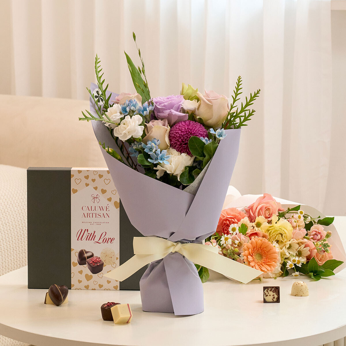 꽃집청년들,계절 꽃다발+칼루위 초콜릿 25구
