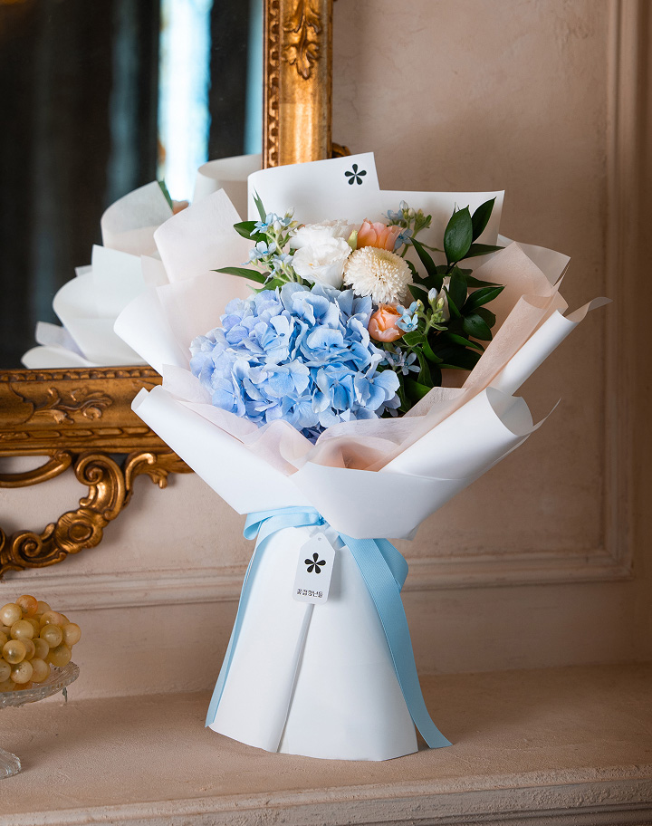 양산을 든 여인